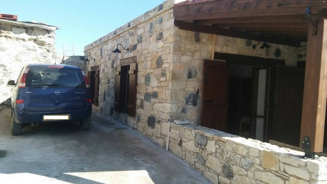 Traditional House for rent at Apsiou - sp