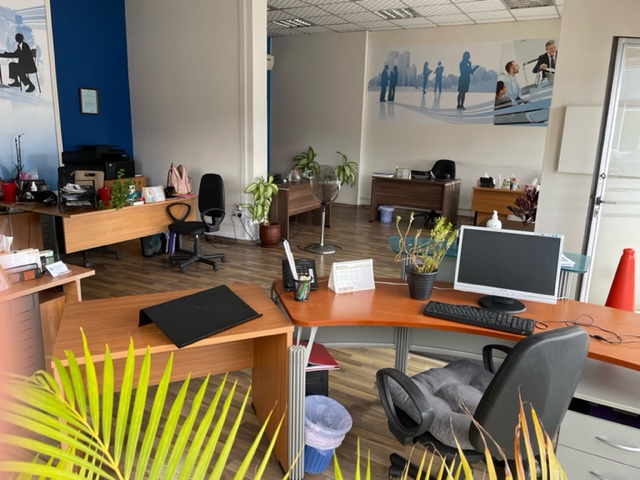 SHOP FOR RENT AT MAKARIOU AVE.